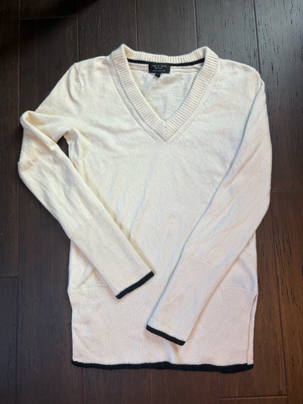 rag & bone Cream V-Neck 100% Cashmere Sweater with Black Trim